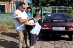 Липчане подарили наборы канцелярии школьникам из подшефного округа в ДНР